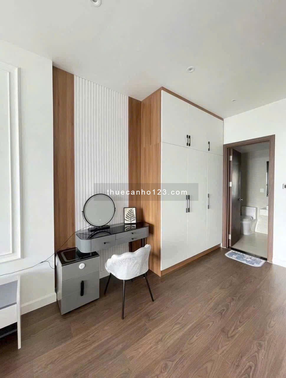 Chung cư Satra, Phan Đăng Lưu, PN: 95m2, nhà mới, nội thất, 2pn, 17tr