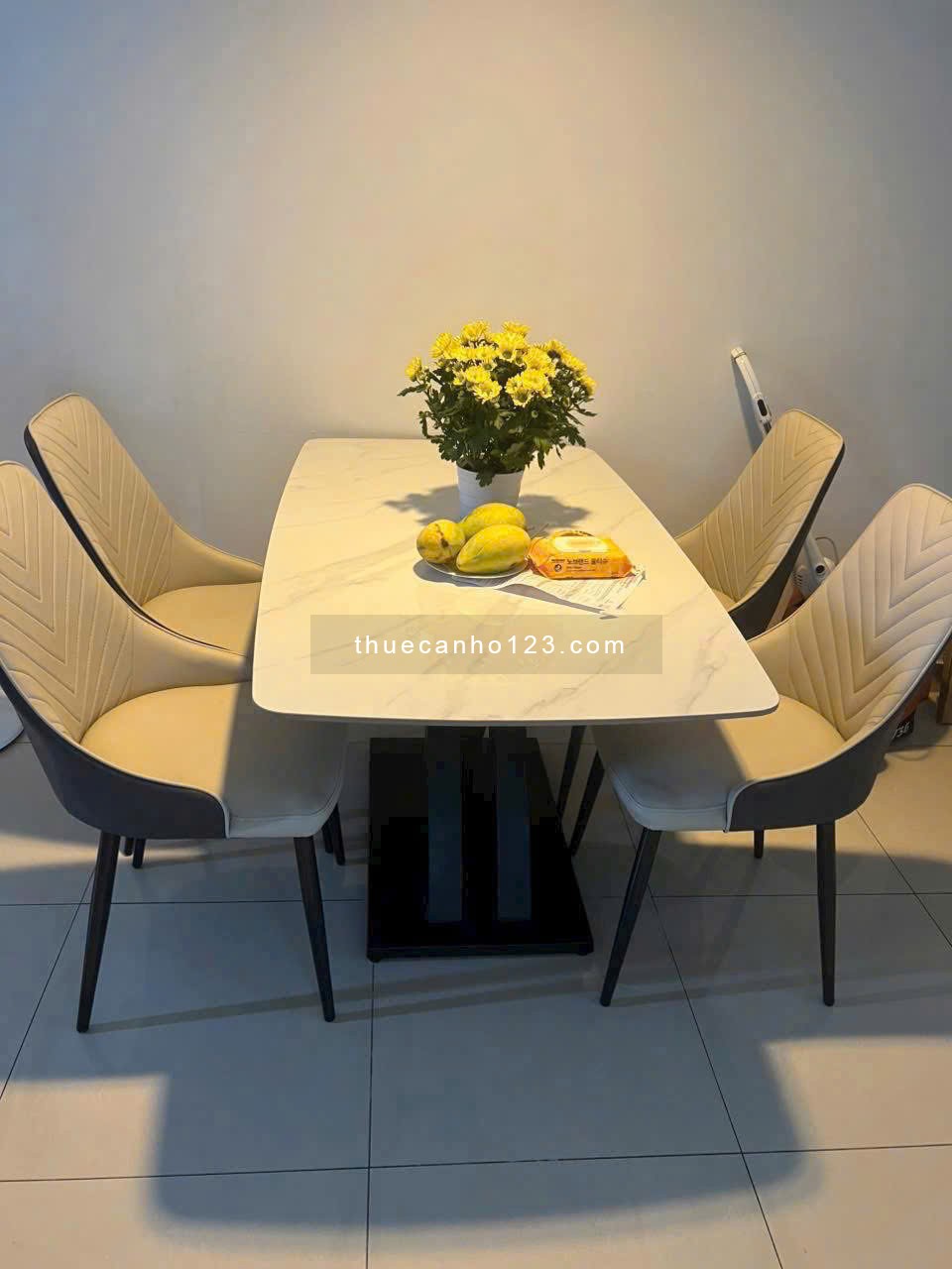 Chung cư Satra Eximland, Phan Đăng Lưu, PN: 93m2, 2p ngủ, đầy đủ NT, 18tr/th.