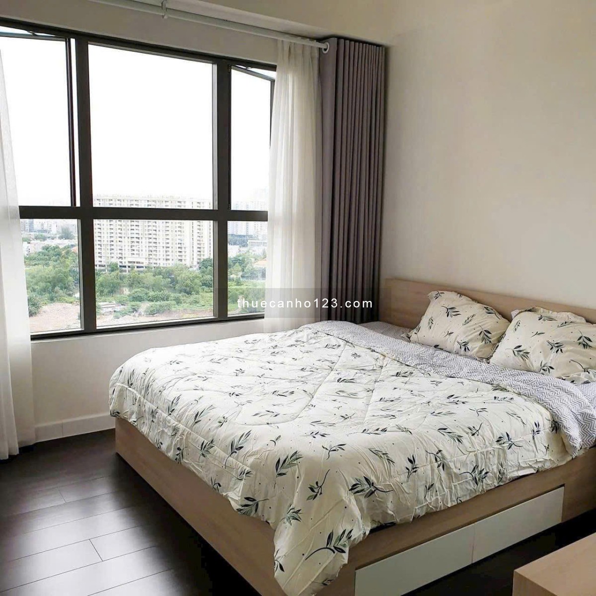 Chung cư Satra Eximland, Phan Đăng Lưu, PN: 93m2, 2p ngủ, đầy đủ NT, 18tr/th.