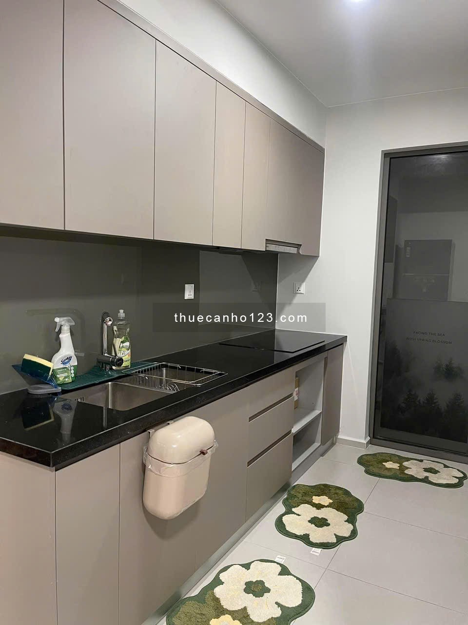 Chung cư Saigonland, Đường D2, P25, BT: 90m2, nội thất, 3p ngủ, 16tr