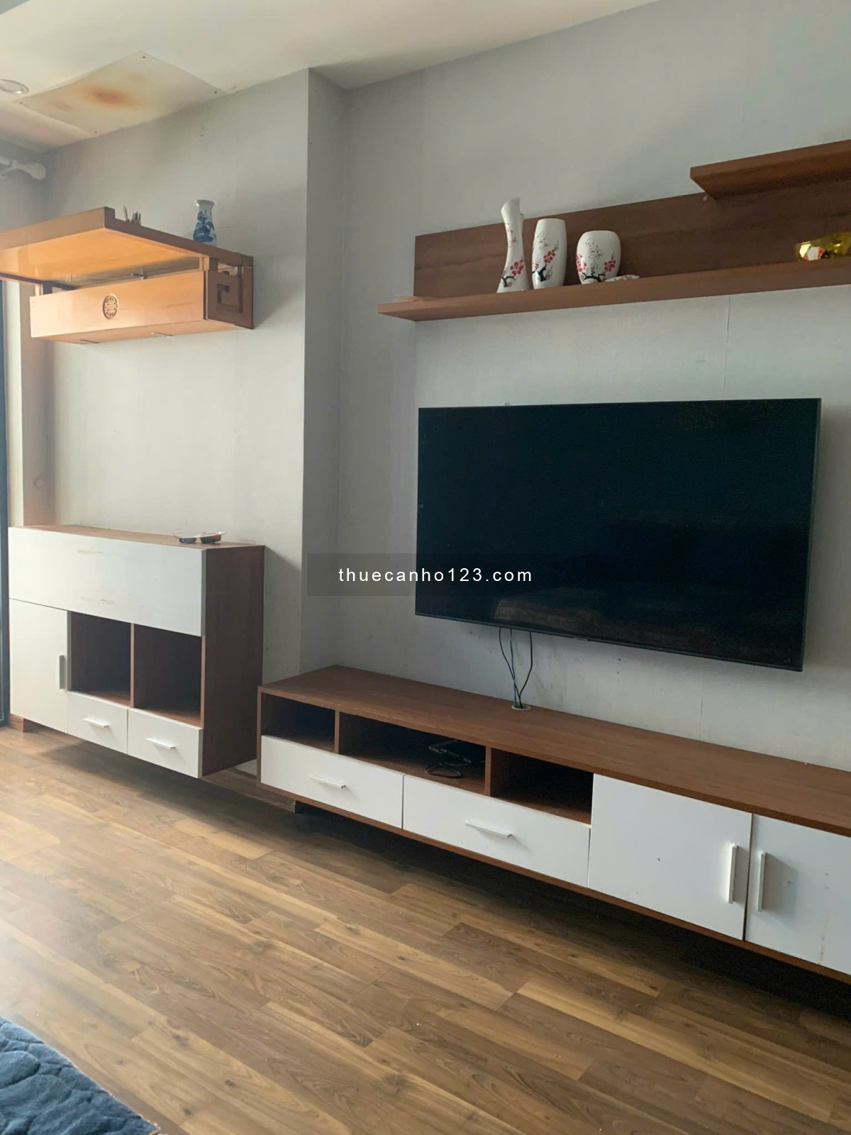 Chính chủ cho thuê căn hộ 3PN, 2WC, DT 121m2 tại Goldmark City, giá rẻ nhất khu