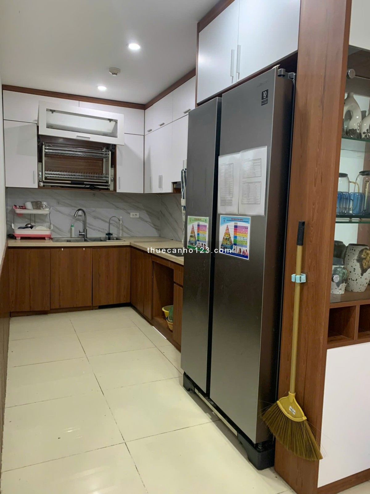 Chính chủ cho thuê căn hộ 3PN, 2WC, DT 121m2 tại Goldmark City, giá rẻ nhất khu