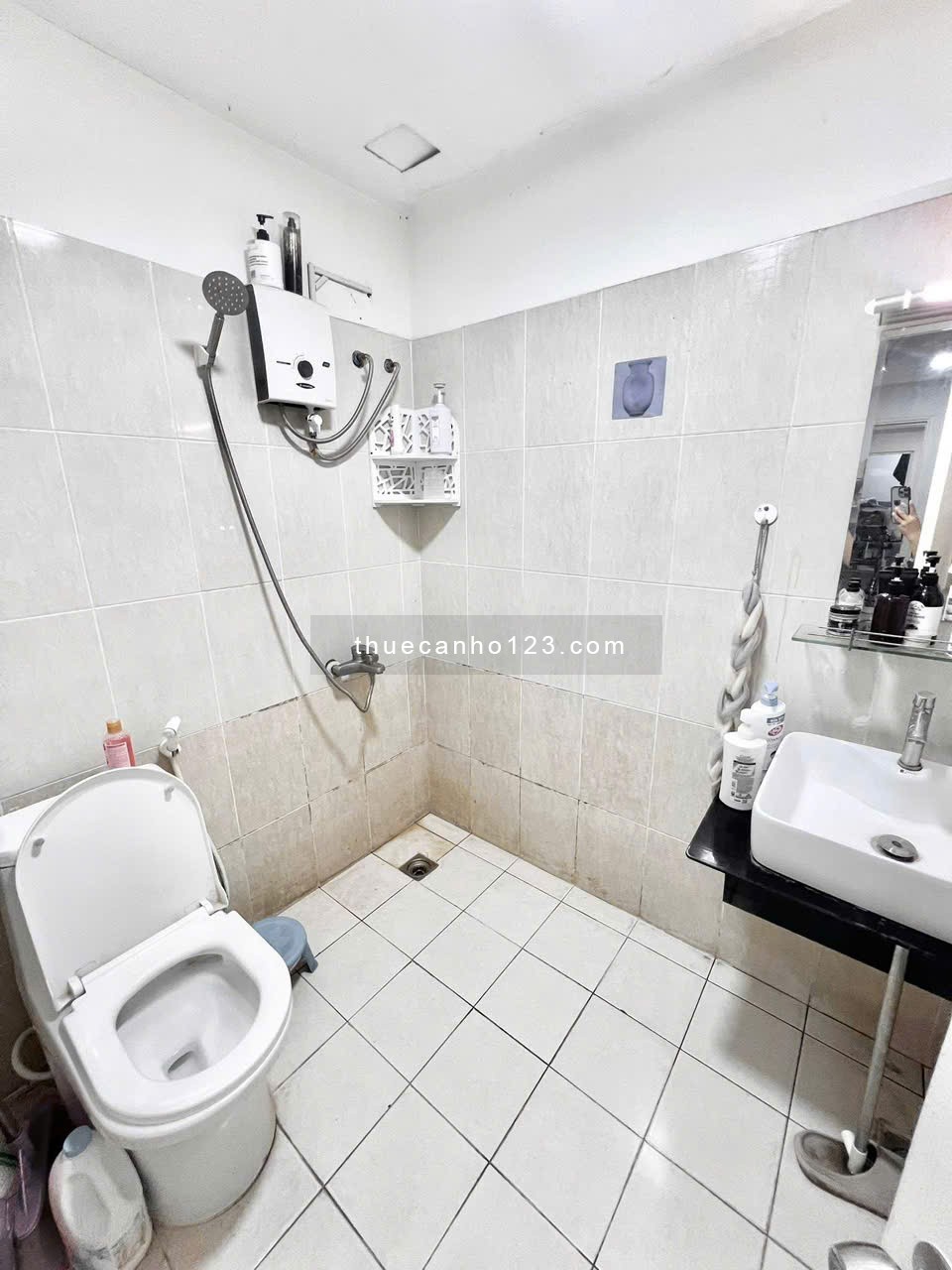 Chung cư Lotus, Trịnh Định Thảo, TP: 69m2, 2p ngủ, 2wc, nội thất, 9tr/th