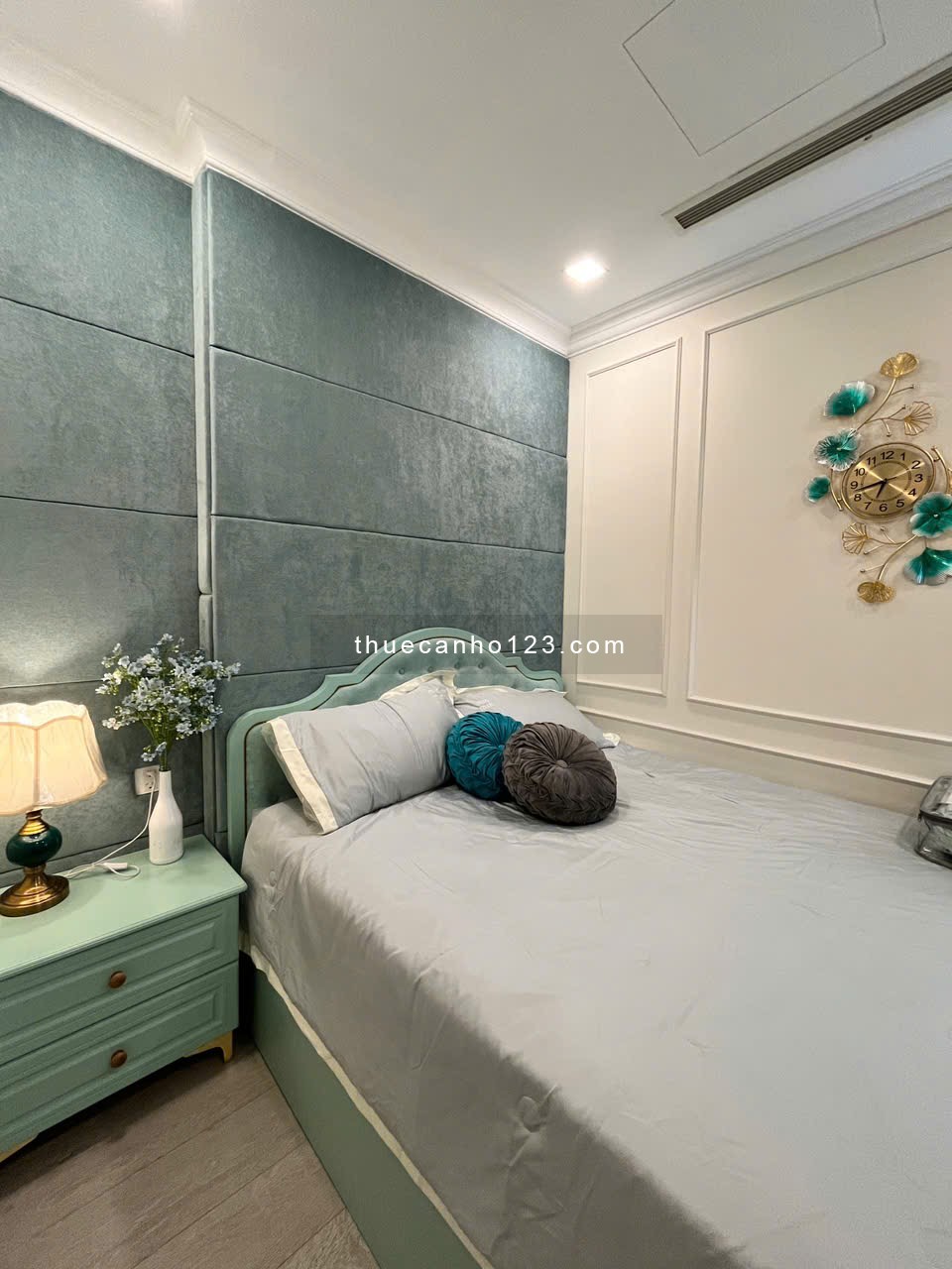 CẦN CHO THUÊ GẤP CĂN HỘ 2PN -2WC NỘI THẤT CAO CẤP GIÁ 30 TR/THÁNG TẠI VINHOMES BASON XEM NHÀ 24/7