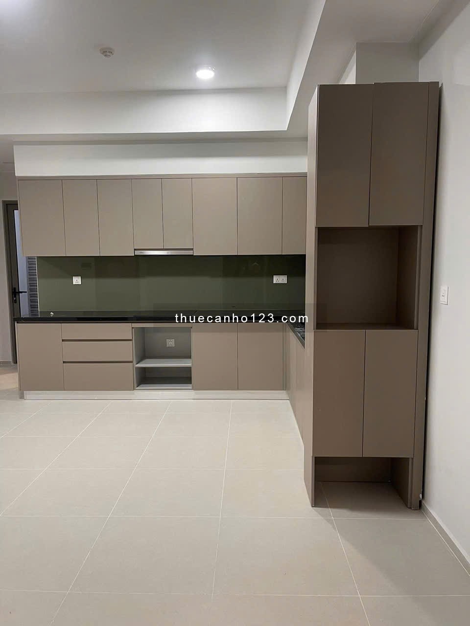 CHung cư Satra Eximland, Phan Đăng Lưu, PN: 93m2, 2p ngủ, 2wc, 17tr/th