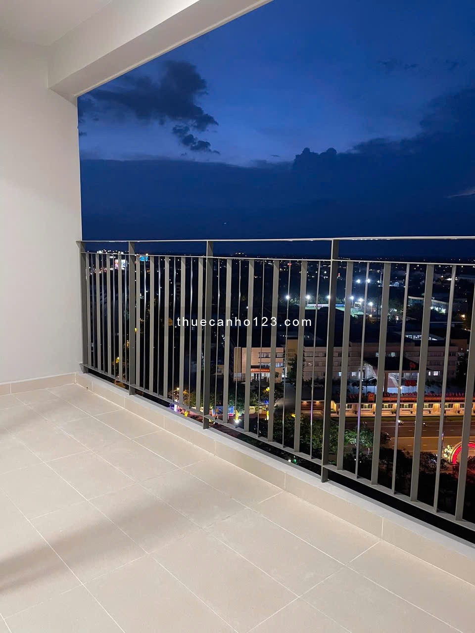 CHung cư Satra Eximland, Phan Đăng Lưu, PN: 93m2, 2p ngủ, 2wc, 17tr/th