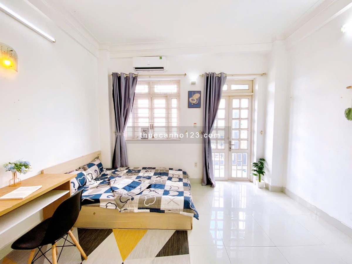 Hình thật giá thật Cho thuê căn hộ ban công, thang máy ngay tại trung tâm Quận 10