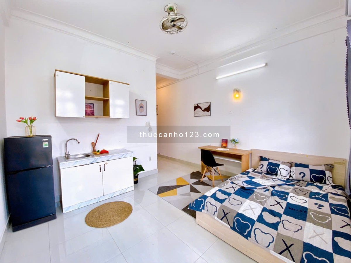 Hình thật giá thật Cho thuê căn hộ ban công, thang máy ngay tại trung tâm Quận 10