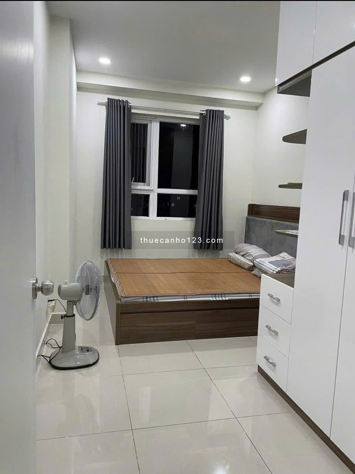 Chung cư Bàu Cát, Hồng lạc, p10, TB: 69m2, 2PN, 2WC, NT, 9tr/th.