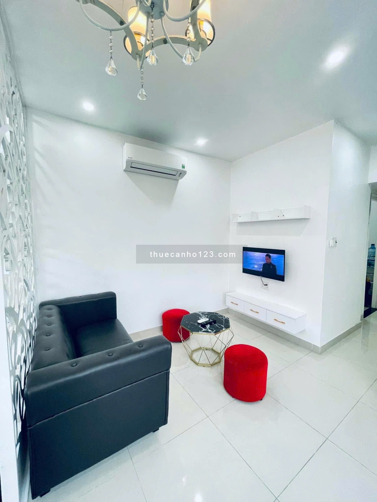 Cho thuê căn hộ có ban công đẹp giá rẻ!!!