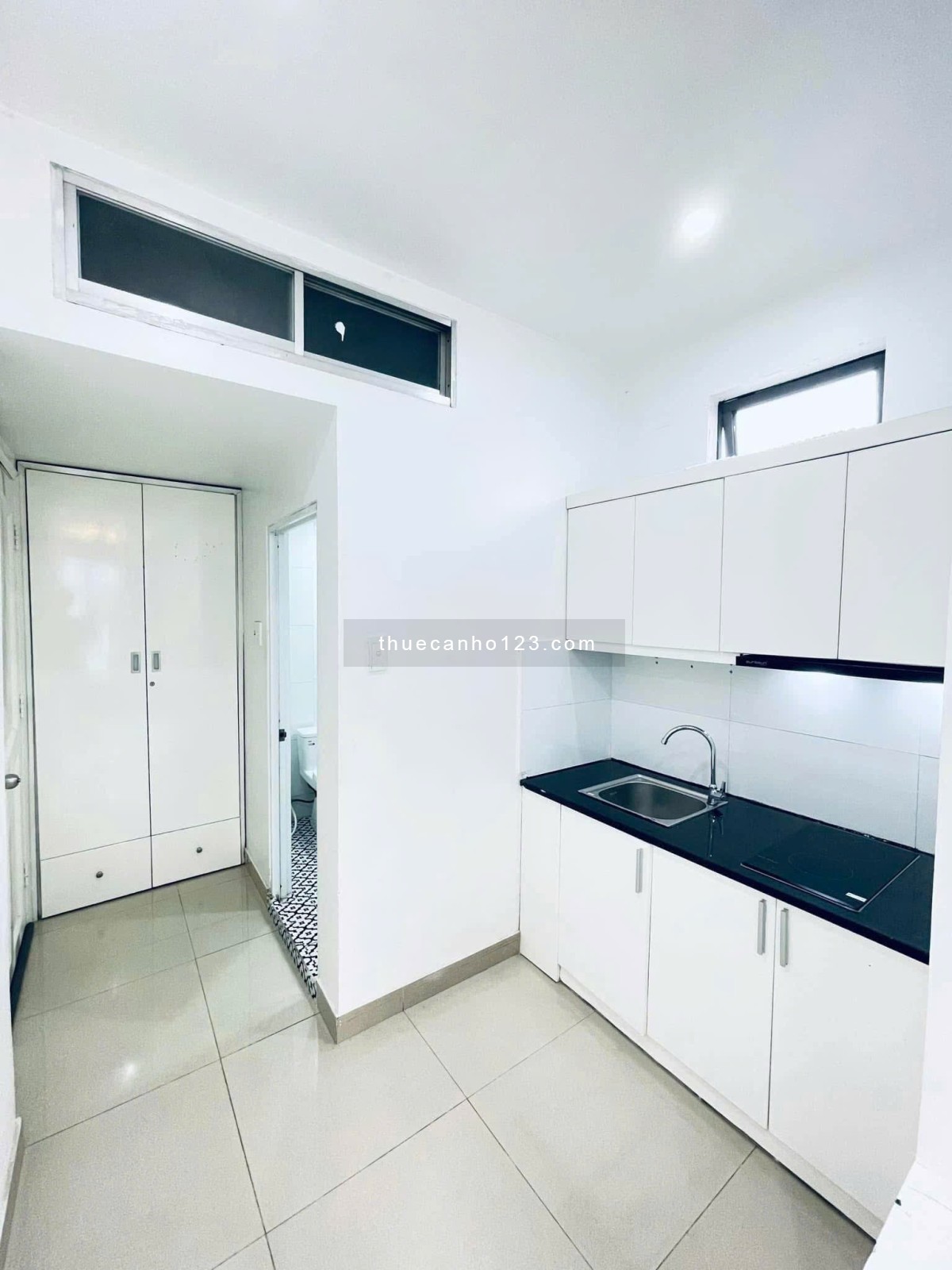 Cho thuê căn hộ có ban công đẹp giá rẻ!!!