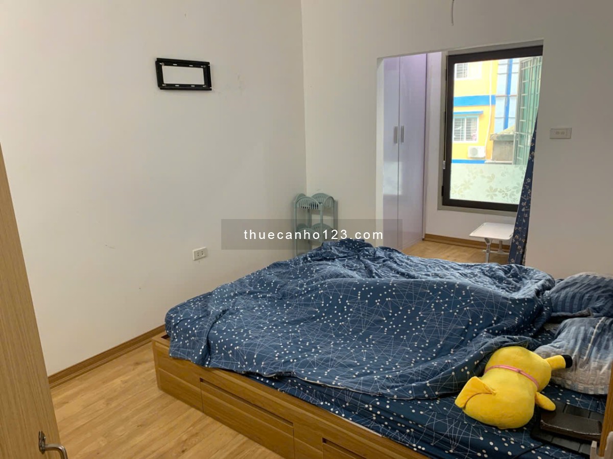 Chính chủ cho thuê căn hộ 3 phòng 60m đủ nội thất D1 Giảng Võ