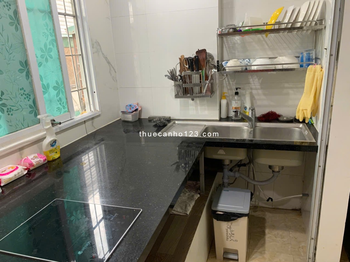 Chính chủ cho thuê căn hộ 3 phòng 60m đủ nội thất D1 Giảng Võ