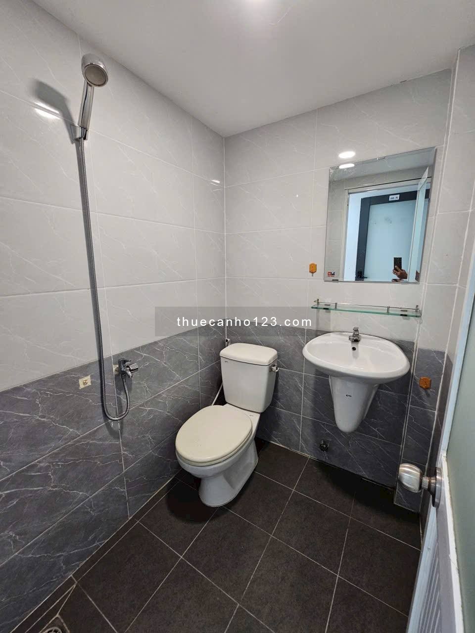 Cho thuê phòng sẵn gác cao, giá rẻ Ngay đường Trường Chinh P13 Tân Bình