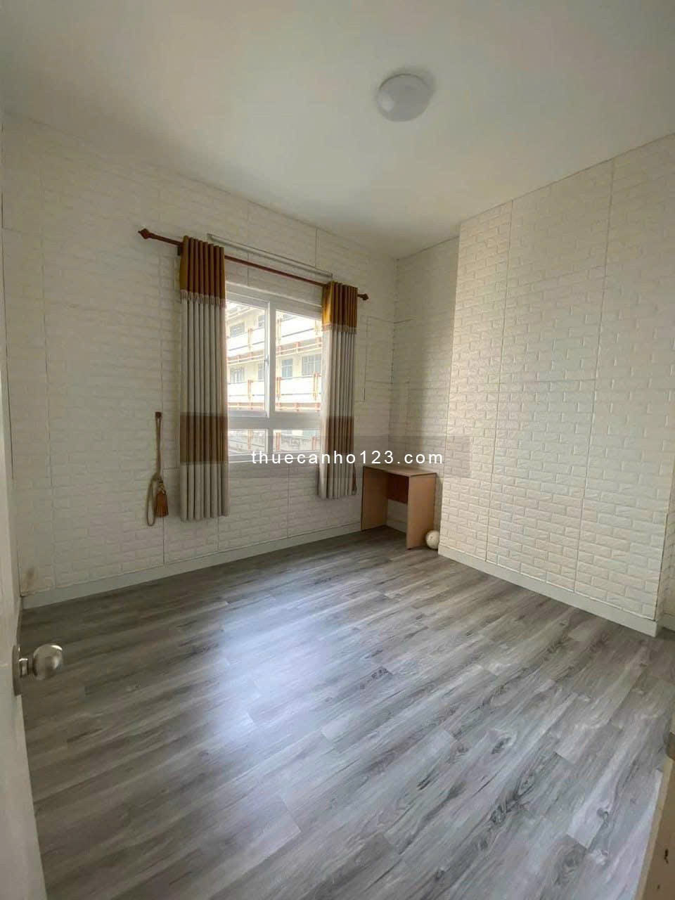 Chung cư Ngô Gia Tự, Hòa Hảo, Q10, 2PN, WC, 70m2, 10tr/tháng.