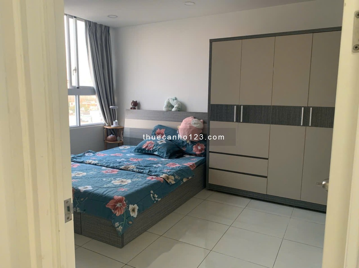 Cho thuê chung cư Khuông Việt Đầm Sen, căn góc 3PN view công viên rất mát