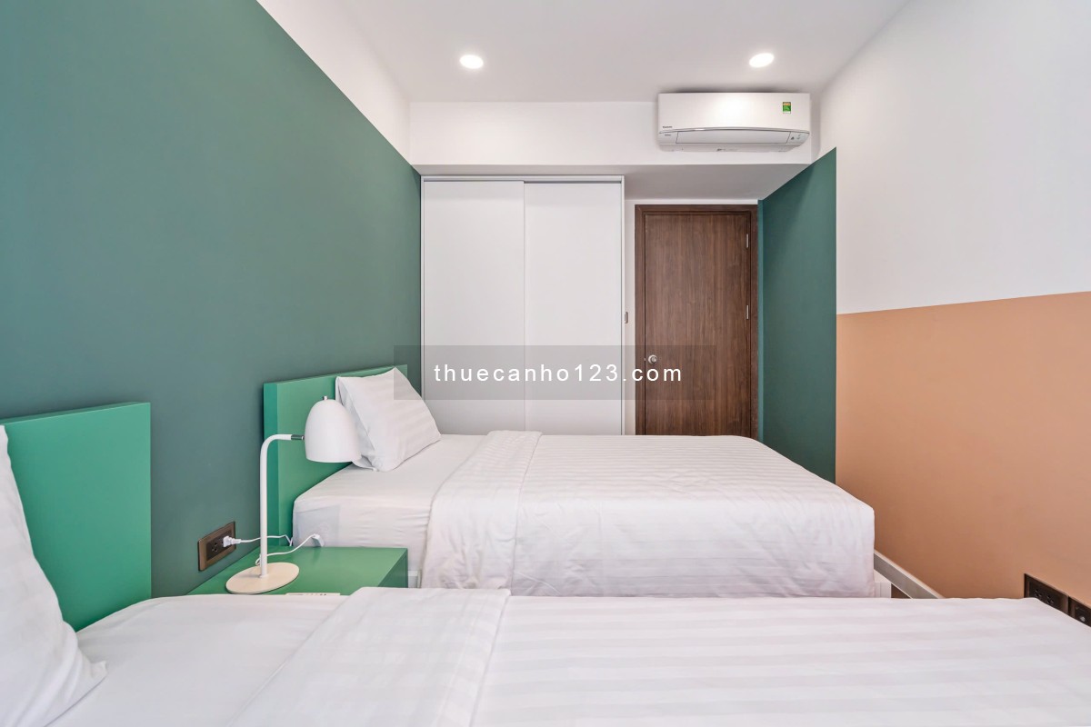 Cho Thuê Gấp 2 Phòng Ngủ Sài Gòn Royal Quận 4, nội thất đẹp ở liền