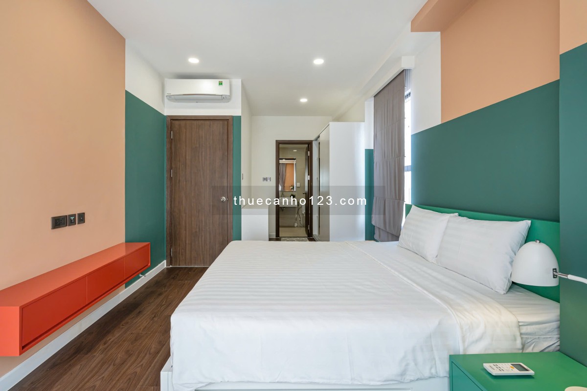 Cho Thuê Gấp 2 Phòng Ngủ Sài Gòn Royal Quận 4, nội thất đẹp ở liền
