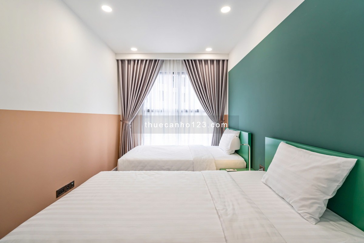 Cho Thuê Gấp 2 Phòng Ngủ Sài Gòn Royal Quận 4, nội thất đẹp ở liền