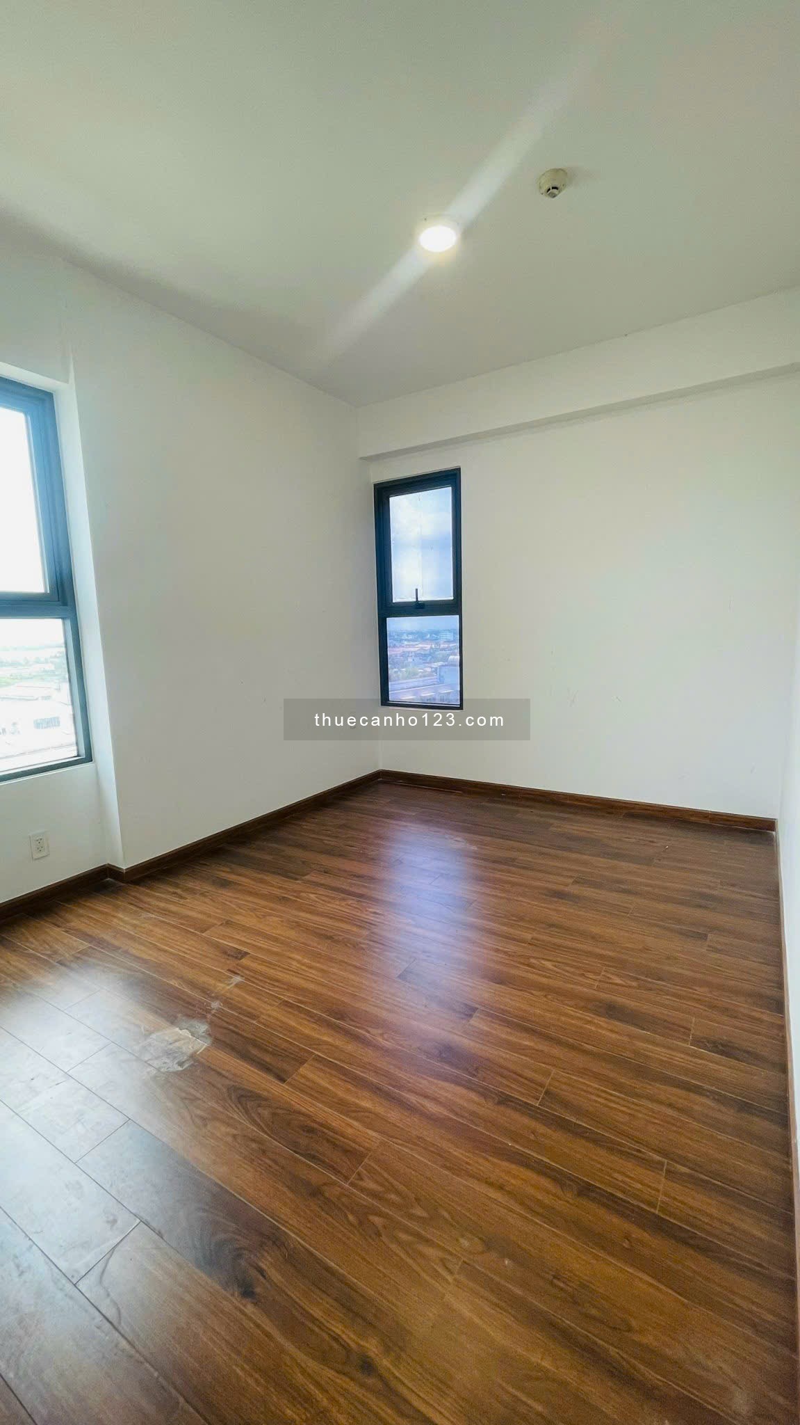 Thuê ngay căn hộ 3pn - 2wc có máy lạnh, máy nước nóng, rèm bếp chỉ 12tr/ tháng tại akari city bìnhân