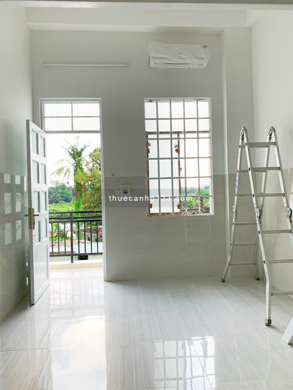 Cho thuê căn hộ mini 35m2 Phạm Văn Đồng Thủ Đức có máy lạnh