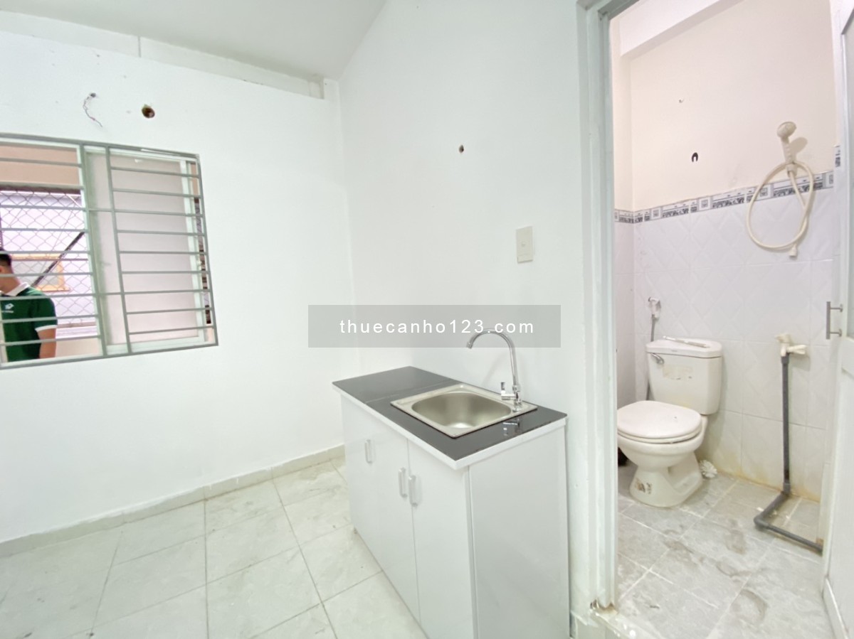 Phòng Mới, Nội Thất Cơ Bản – Giá Hạt Dẻ Phường 13 Quận Tân Bình