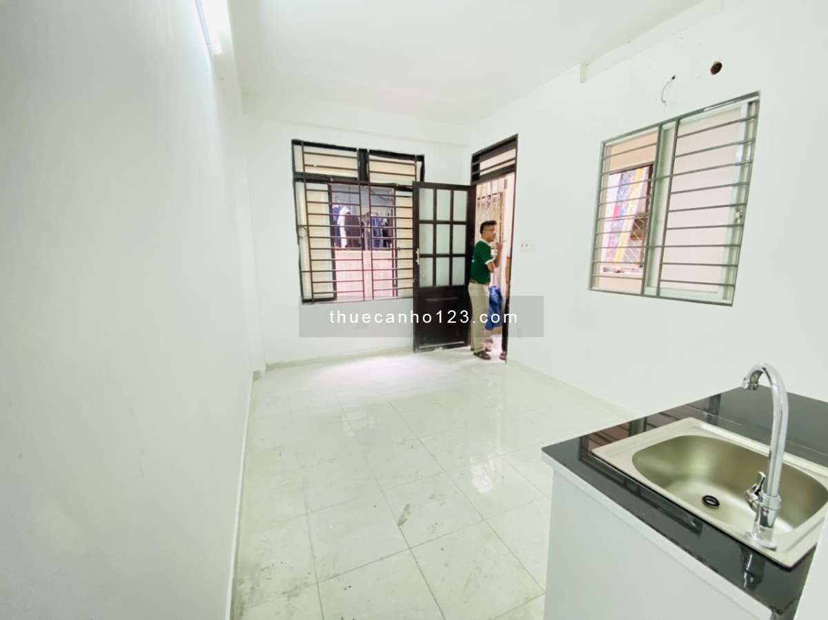 Phòng Mới, Nội Thất Cơ Bản – Giá Hạt Dẻ Phường 13 Quận Tân Bình