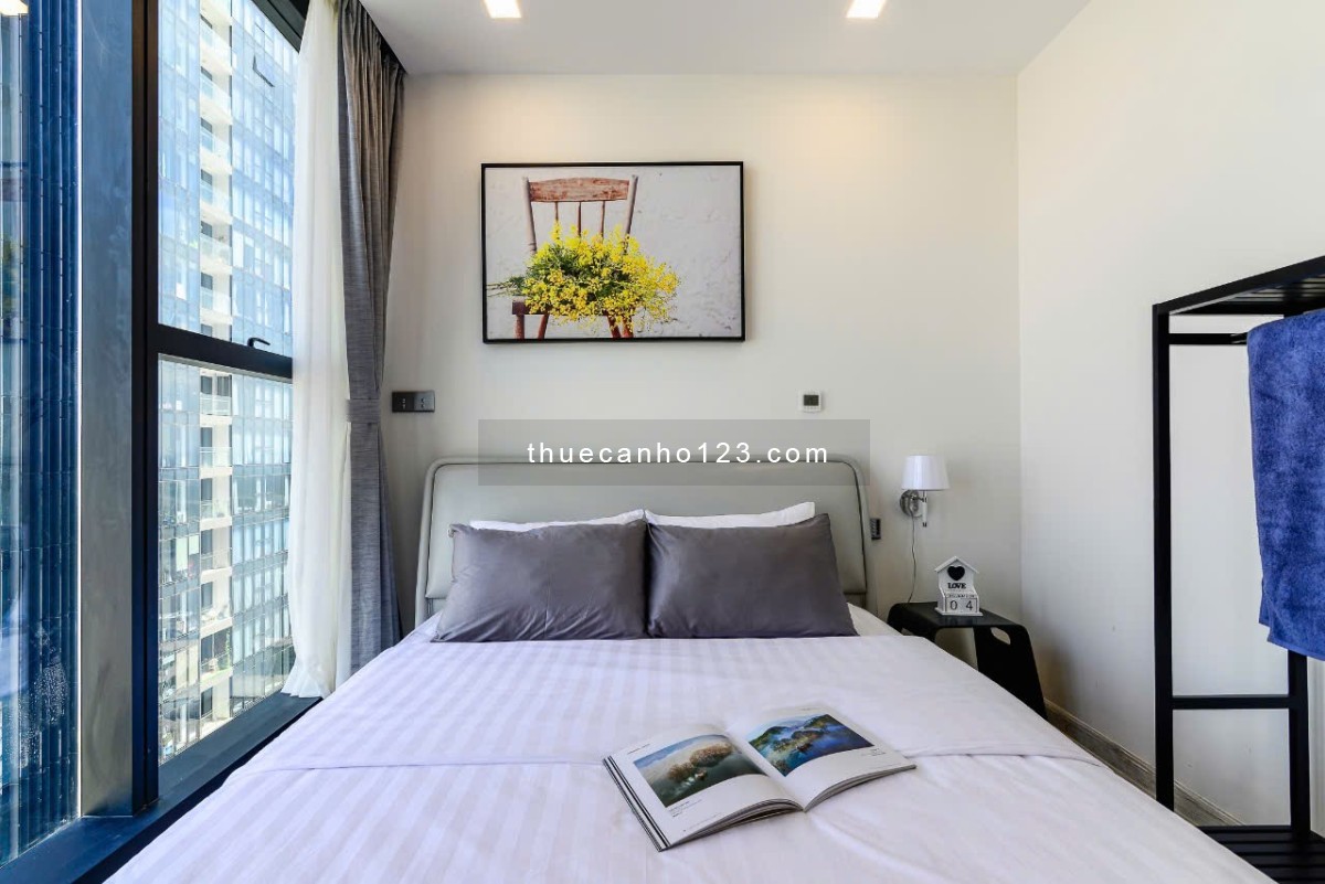 Cho thuê căn hộ 2PN, 2WC, 72m2 tại Vinhomes Golden River BaSon, giá chỉ 25 triệu view Landmark
