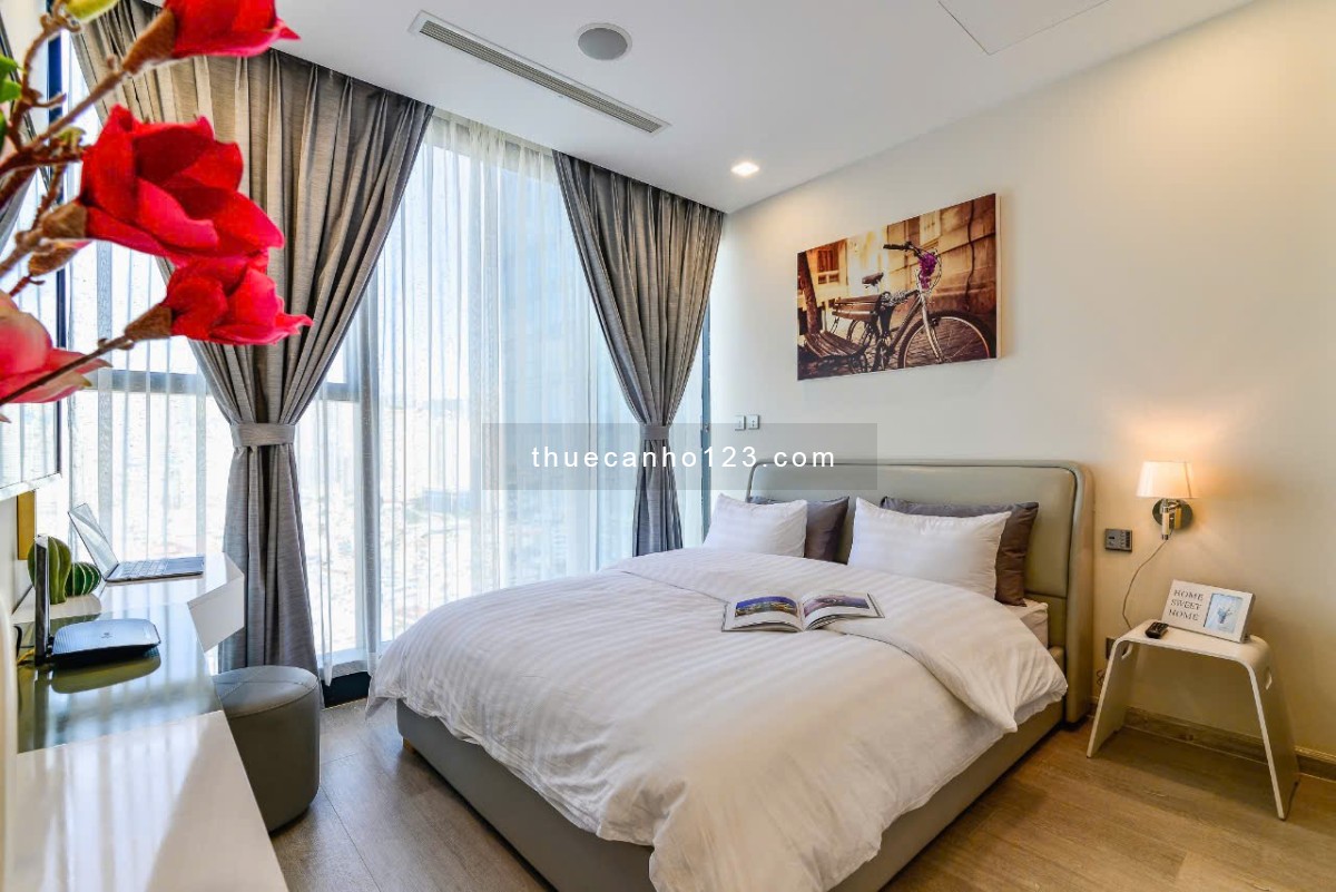 Cho thuê căn hộ 2PN, 2WC, 72m2 tại Vinhomes Golden River BaSon, giá chỉ 25 triệu view Landmark