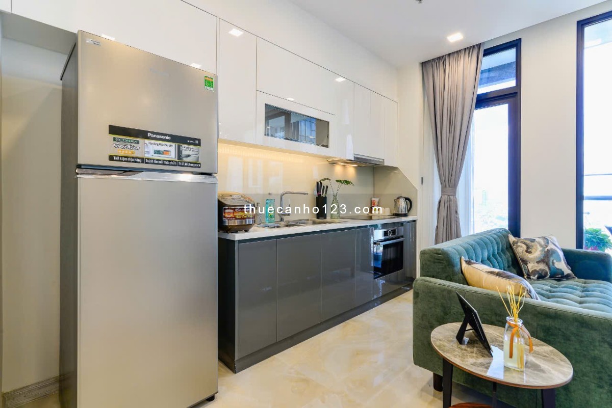 Cho thuê căn hộ 2PN, 2WC, 72m2 tại Vinhomes Golden River BaSon, giá chỉ 25 triệu view Landmark