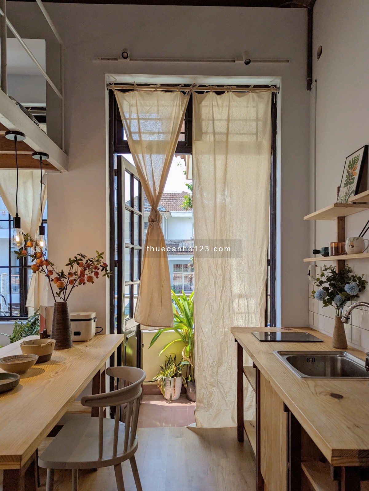 Cho Thuê Căn Hộ Duplex Gác Gỗ Nghệ – Tân Bình – Gần Sân Bay & ĐH Văn Hiến, HUTECH