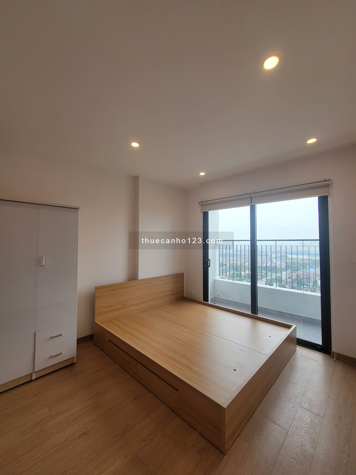 Chung cư mới xây 70m², 2 phòng ngủ, 2 vệ sinh, full nội thất cho thuê