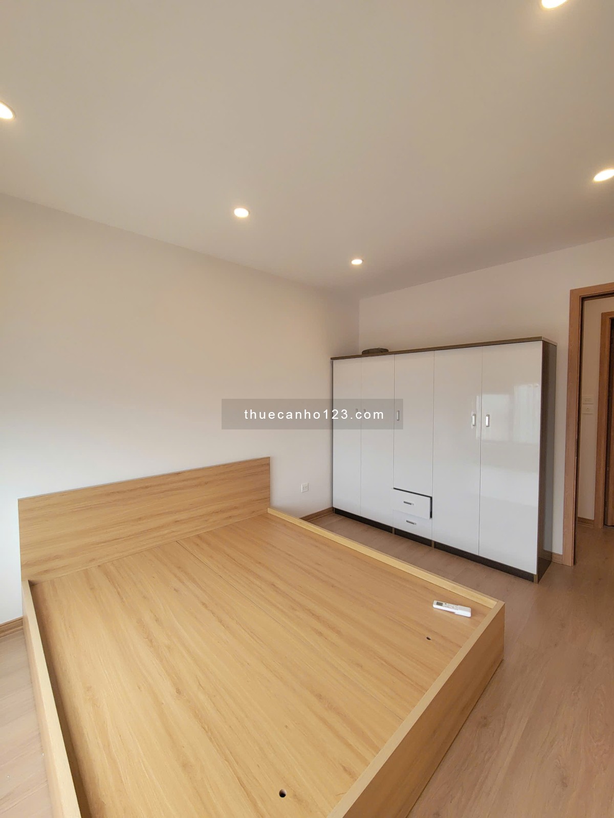 Chung cư mới xây 70m², 2 phòng ngủ, 2 vệ sinh, full nội thất cho thuê