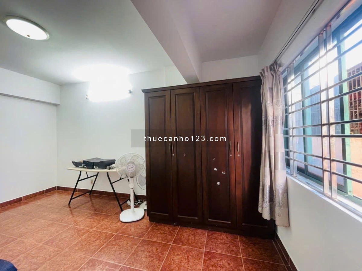 Chung cư Miếu Nổi, Vũ Huy Tấn, BT: 11tr/th, 2 pn rộng, 1wc 70m2, Nội thất.