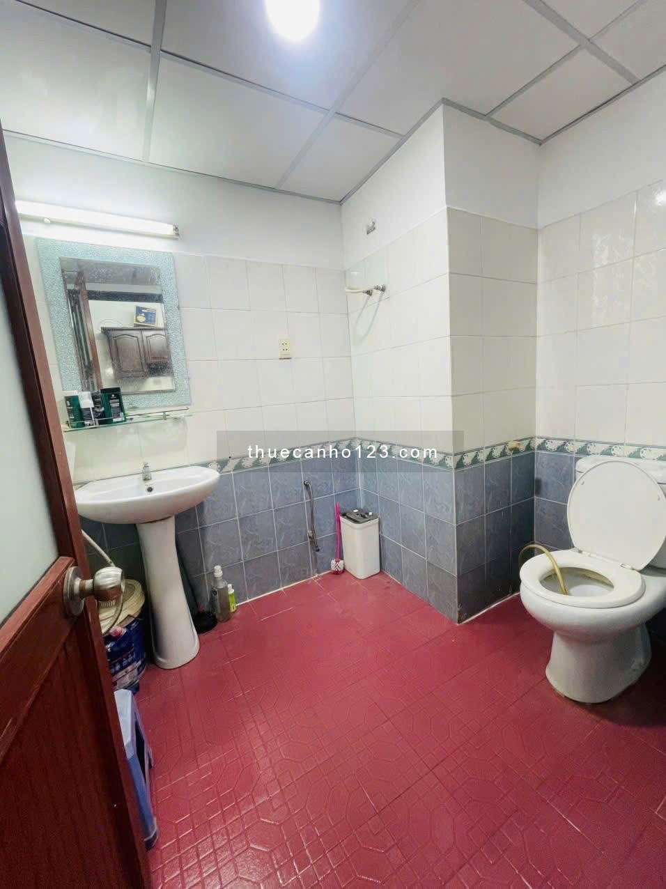 Chung cư Miếu Nổi, Vũ Huy Tấn, BT: 11tr/th, 2 pn rộng, 1wc 70m2, Nội thất.