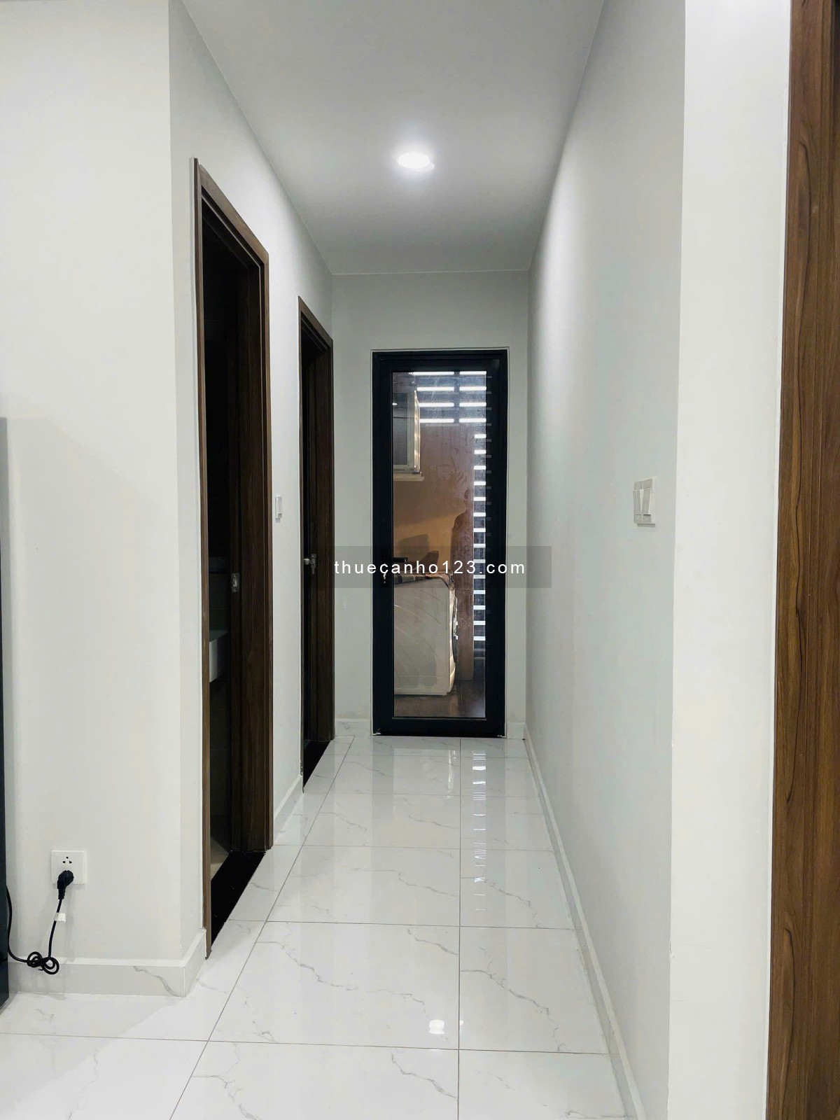 Giá Sốc! 2PN2WC Góc 73m2 đón gió sẵn nội thất rèm, 2 máy lạnh giá 6tr/tháng tại Opal Skyline