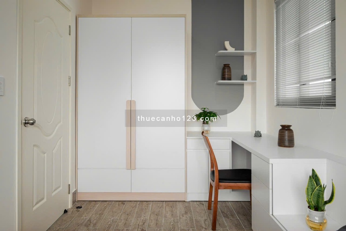 Căn Hộ 1 Phòng Ngủ(1PN) Ban Công nội thất như hình ở Bùi Đình Tuý Bình Thạnh