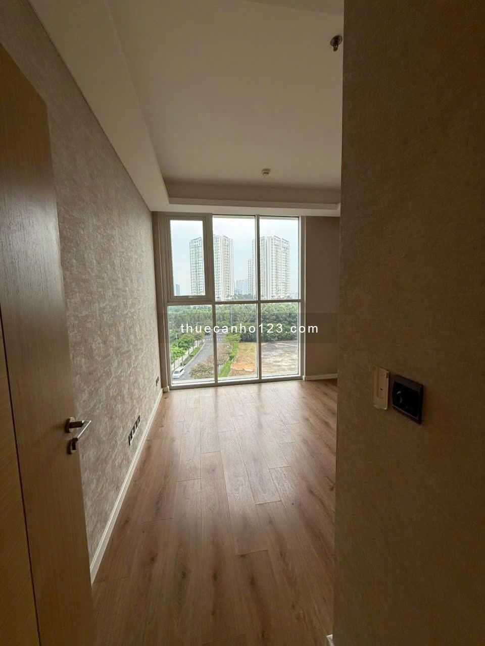 Cho thuê căn hộ Sarina, view công viên và view thành phố. Phường Thủ Thiêm, Thủ Đức