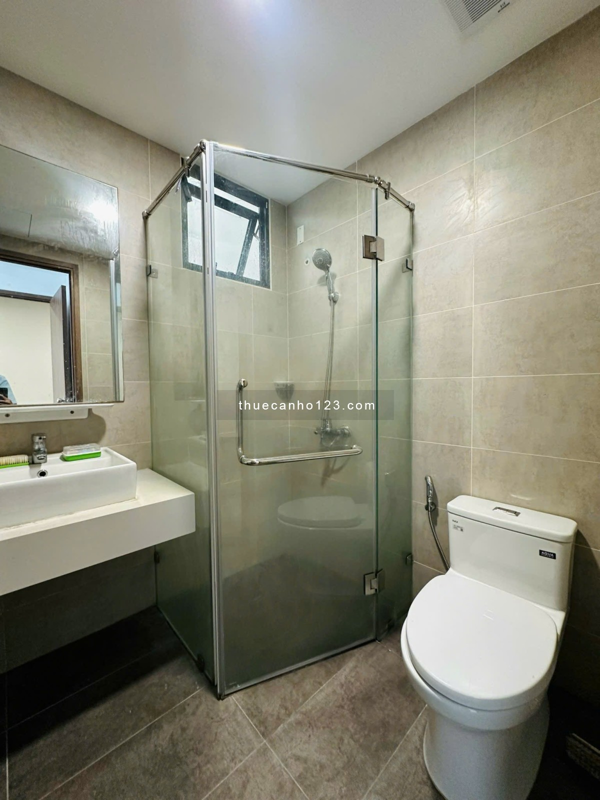 Cho thuê 2Pn 75M2 Akari city bình tân chỉ 8tr nhà trống 77 võ văn kiệt