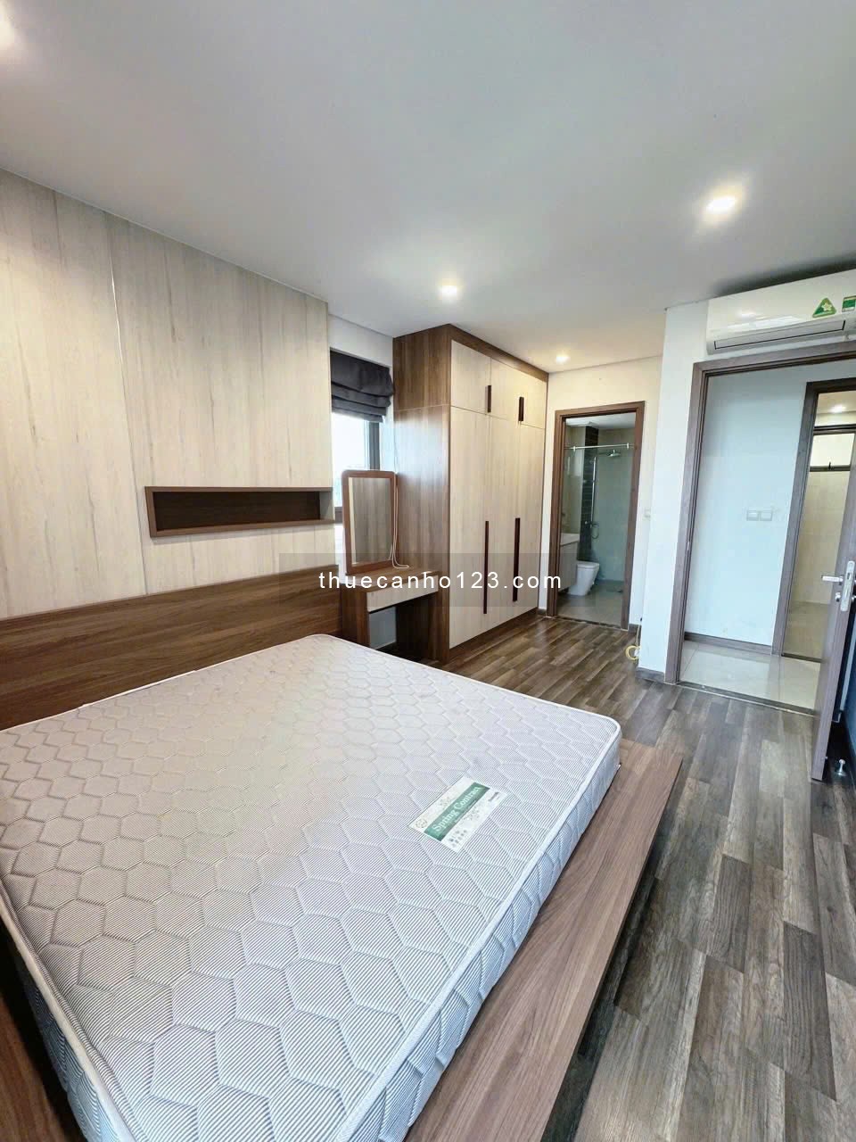 Satra Eximland,Phan Đăng Lưu, Phú Nhuận: 101m2, 2p ngủ lớn, NTCC, 18tr/th