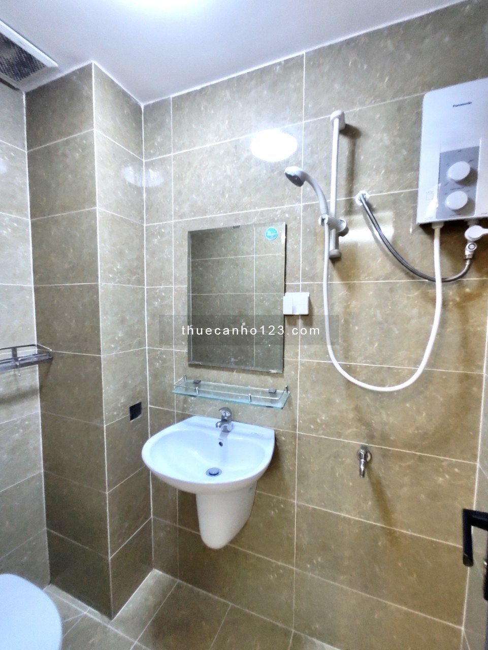 Cho thuê phòng studio cửa sổ Thành Thái Q10 - Máy giặt riêng