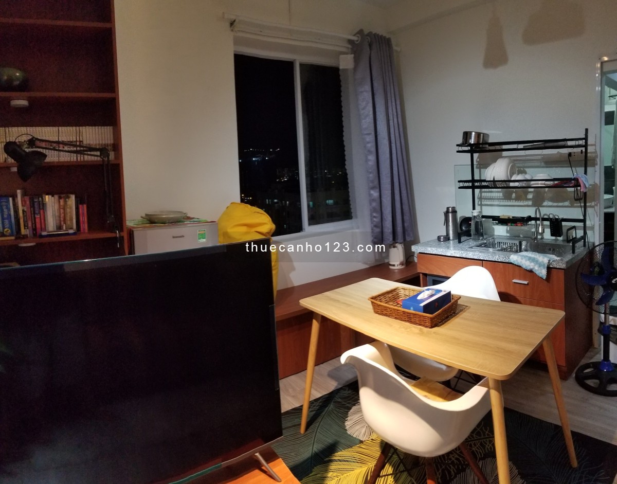 Cho thuê căn 1 phòng ngủ 44m2 tại 109 Nguyễn Biểu, 7.5 Triệu, Lầu 12, View Q1 Q4 có nội thất