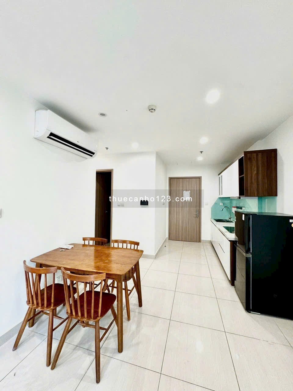 CHO THUÊ căn hộ 2PN, Vinhomes Grand Park Quận 9 Full nội thất. Giá chỉ 7 triệu/tháng.