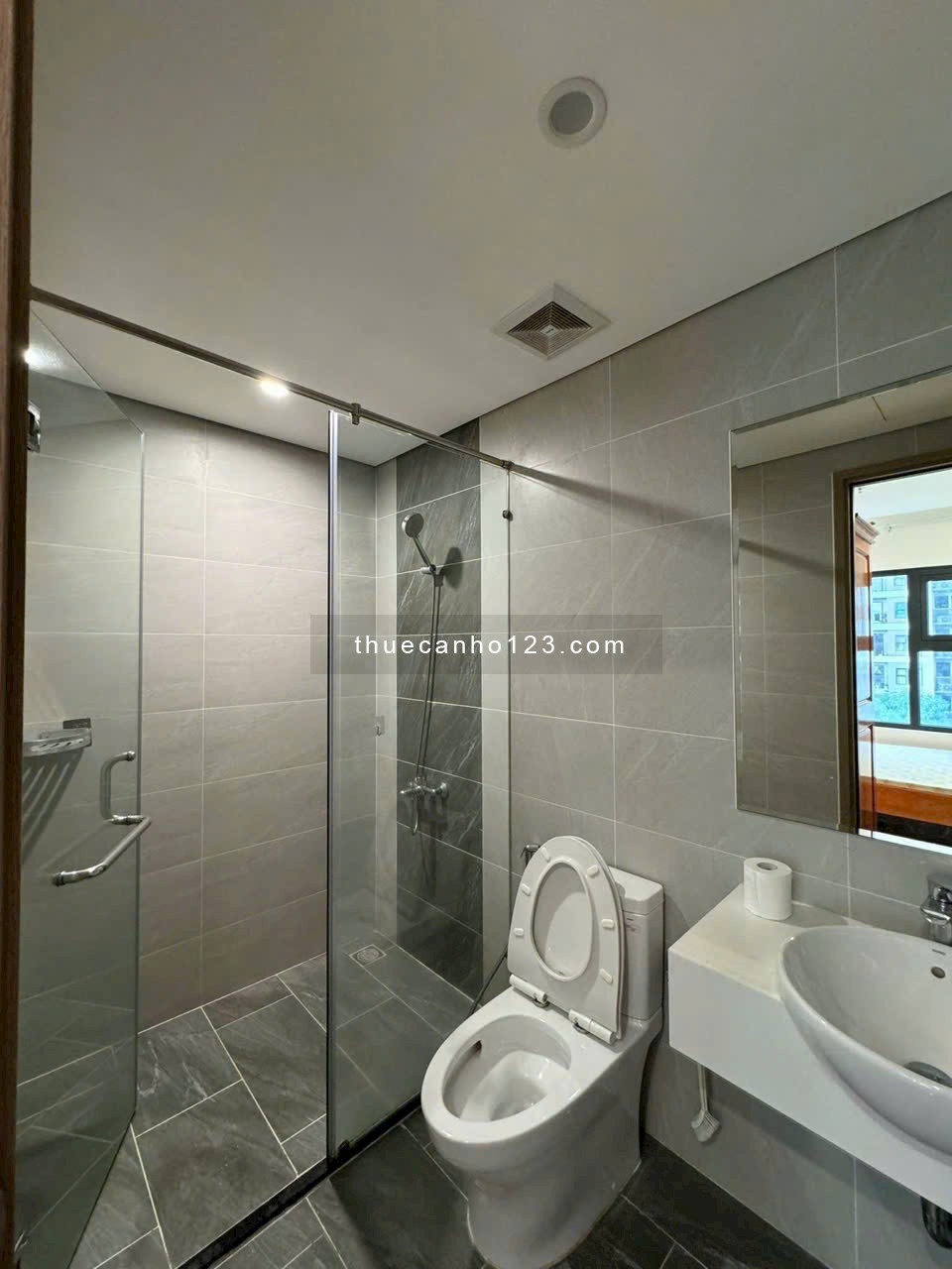 CHO THUÊ căn hộ 2PN, Vinhomes Grand Park Quận 9 Full nội thất. Giá chỉ 7 triệu/tháng.