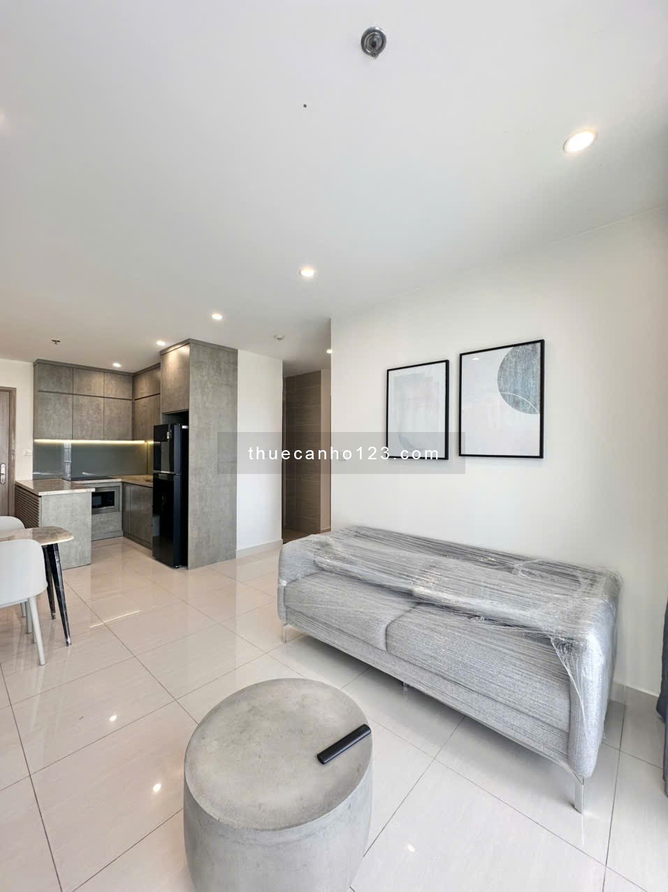 CHO THUÊ căn hộ 2PN, Vinhomes Grand Park Quận 9 Full nội thất. Giá chỉ 7,5 triệu/tháng