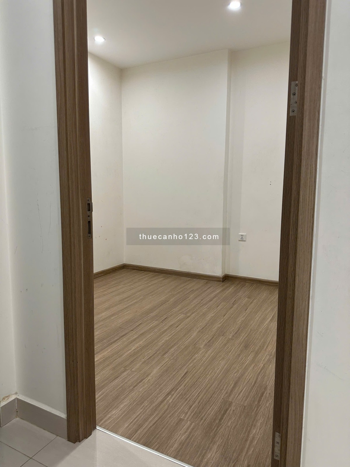 Căn hộ 2PN cho thuê giá siêu rẻ tại Vinhomes Grand Park Q9