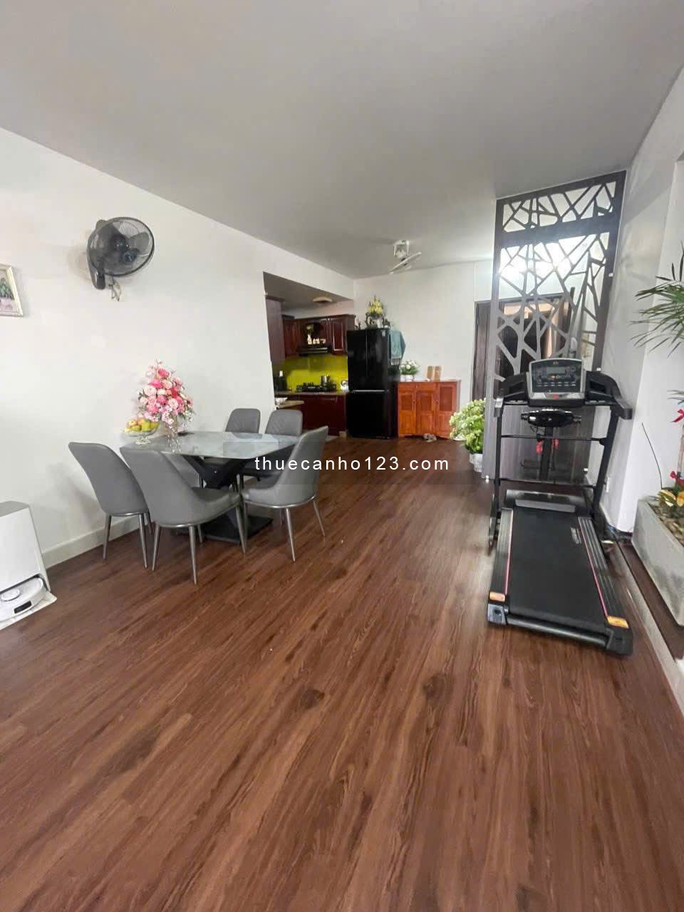 Chung cư Satra, Phan Đăng Lưu, PN: 85m2, 2p ngủ, full nội thất, 16tr/th