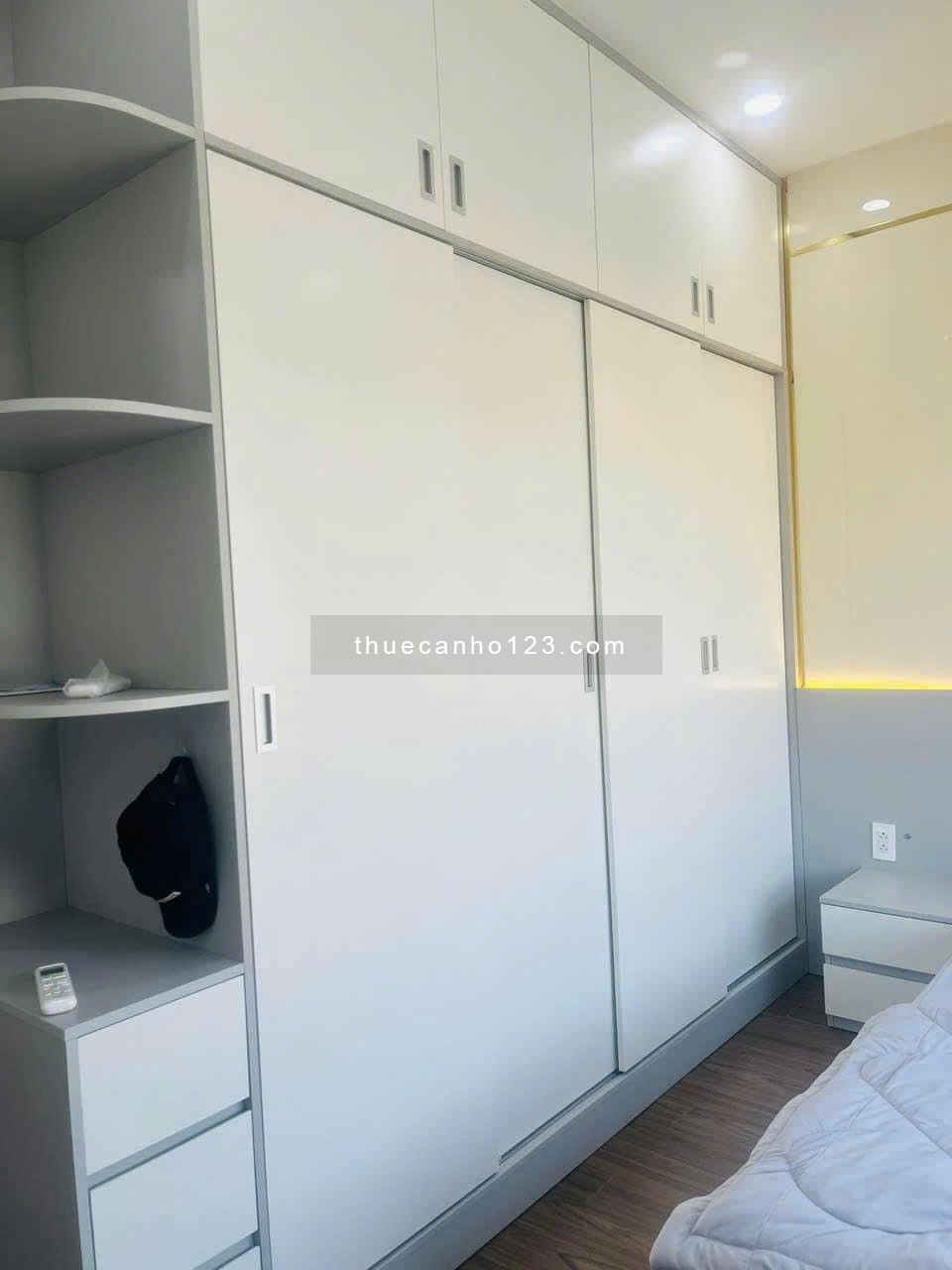 Chung cư CC Sky Center, Phổ Quang, TB: 75m2, NTCC, 2p ngủ, 17 triệu