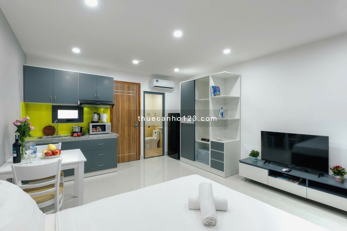 Cho thuê căn hộ Nguyễn Gia Trí ngay HUTECH, gần Q1 – Ở 4 người, 4 xe