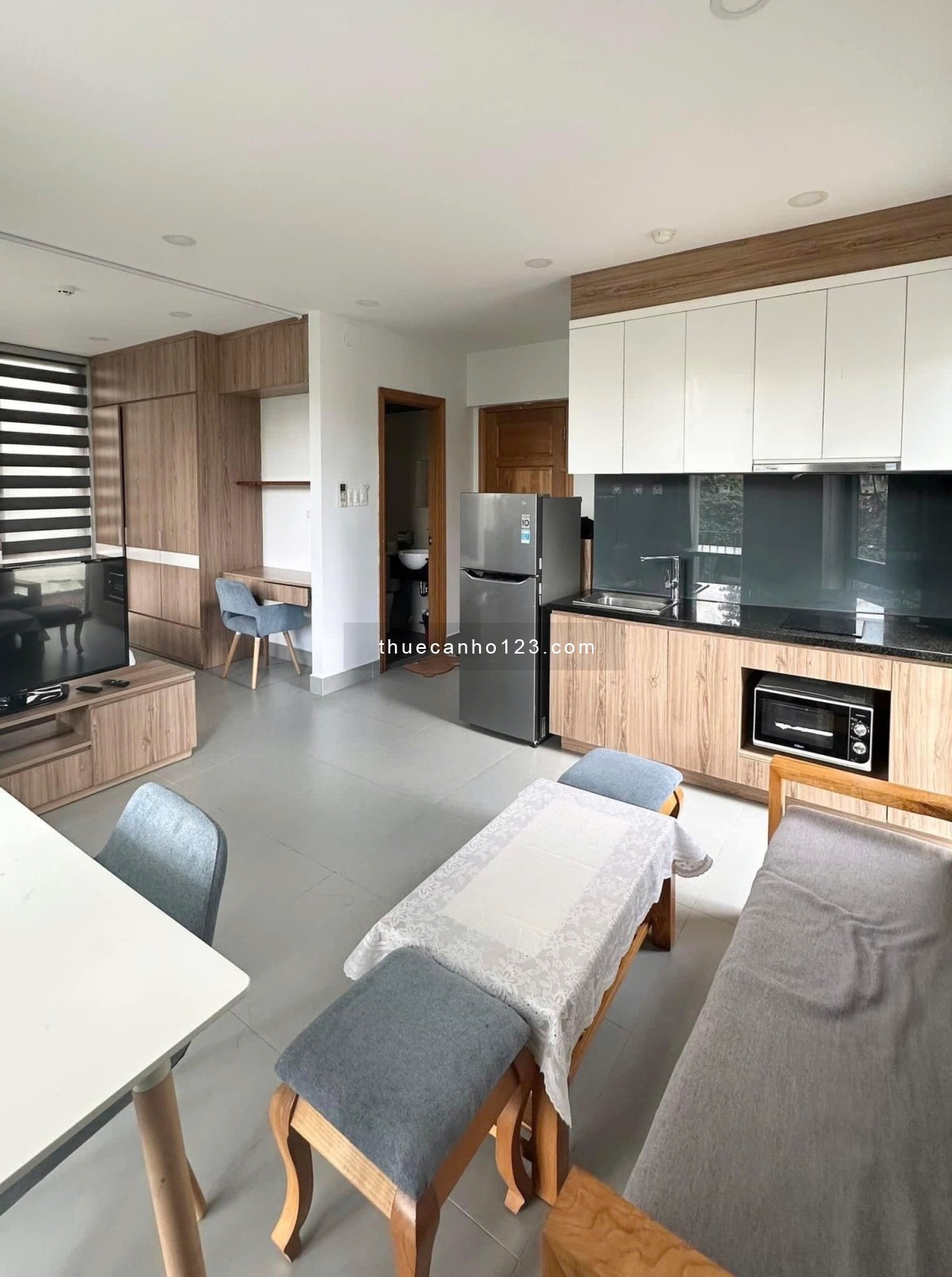 Căn hộ studio 35m² - Gần Thảo Cầm Viên - Ban công, cửa sổ lớn, đầy đủ nội thất.